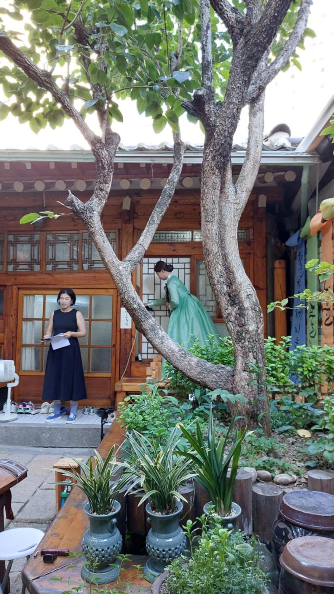 Dongmyo Hanok Sihwadang - Private Korean Style House In The City Center With A Beautiful Garden Сеул Екстериор снимка